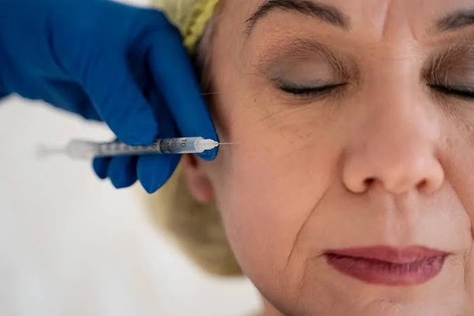 💉 Скинбустеры (Restylane Vital, Profhilo): почему они увлажняют ткани на полгода, а не...