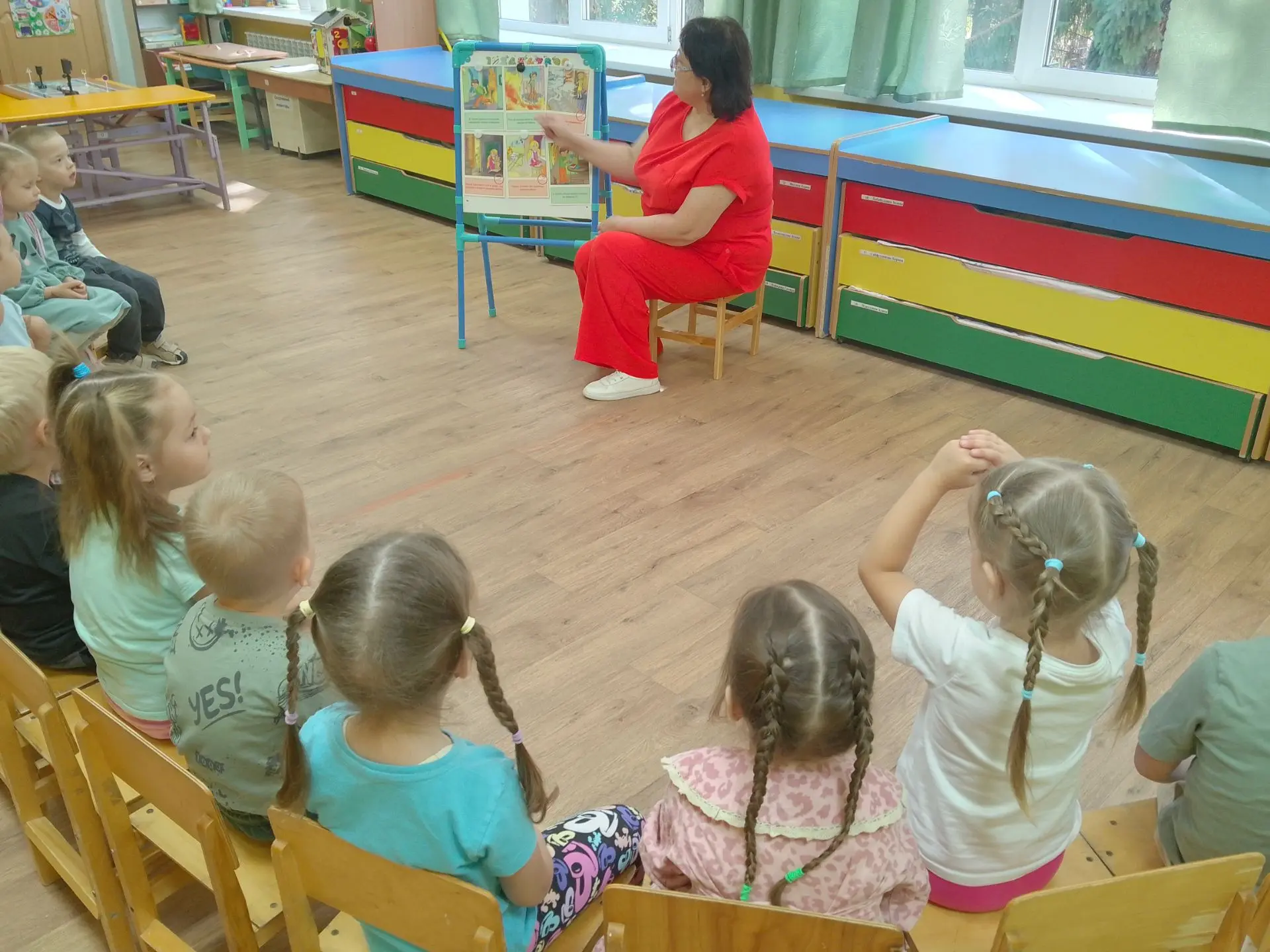 В рамках месячника безопасности в средней группе прошла тематическая неделя «Осторожным...