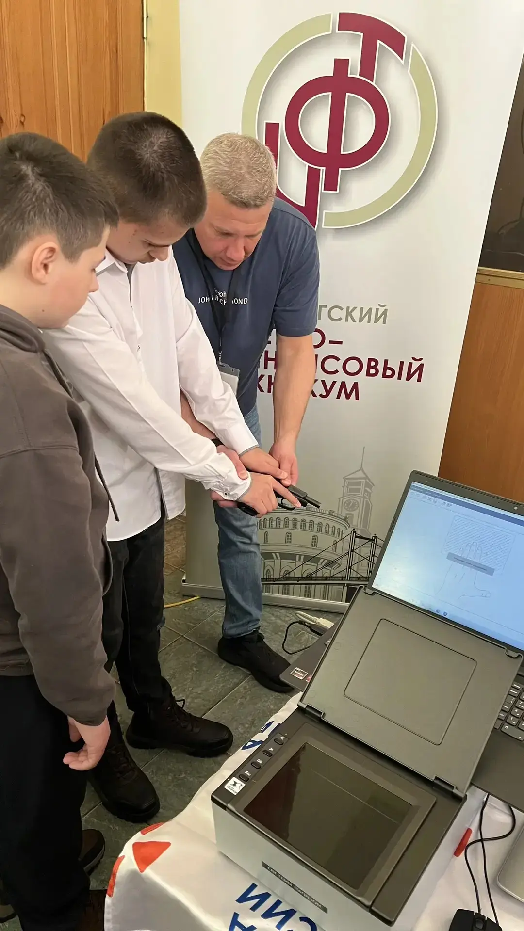 👮‍♂️ Живи и работай в Оренбуржье  В рамках карьерного фестиваля «Живи и работай в Оренбуржье» препод