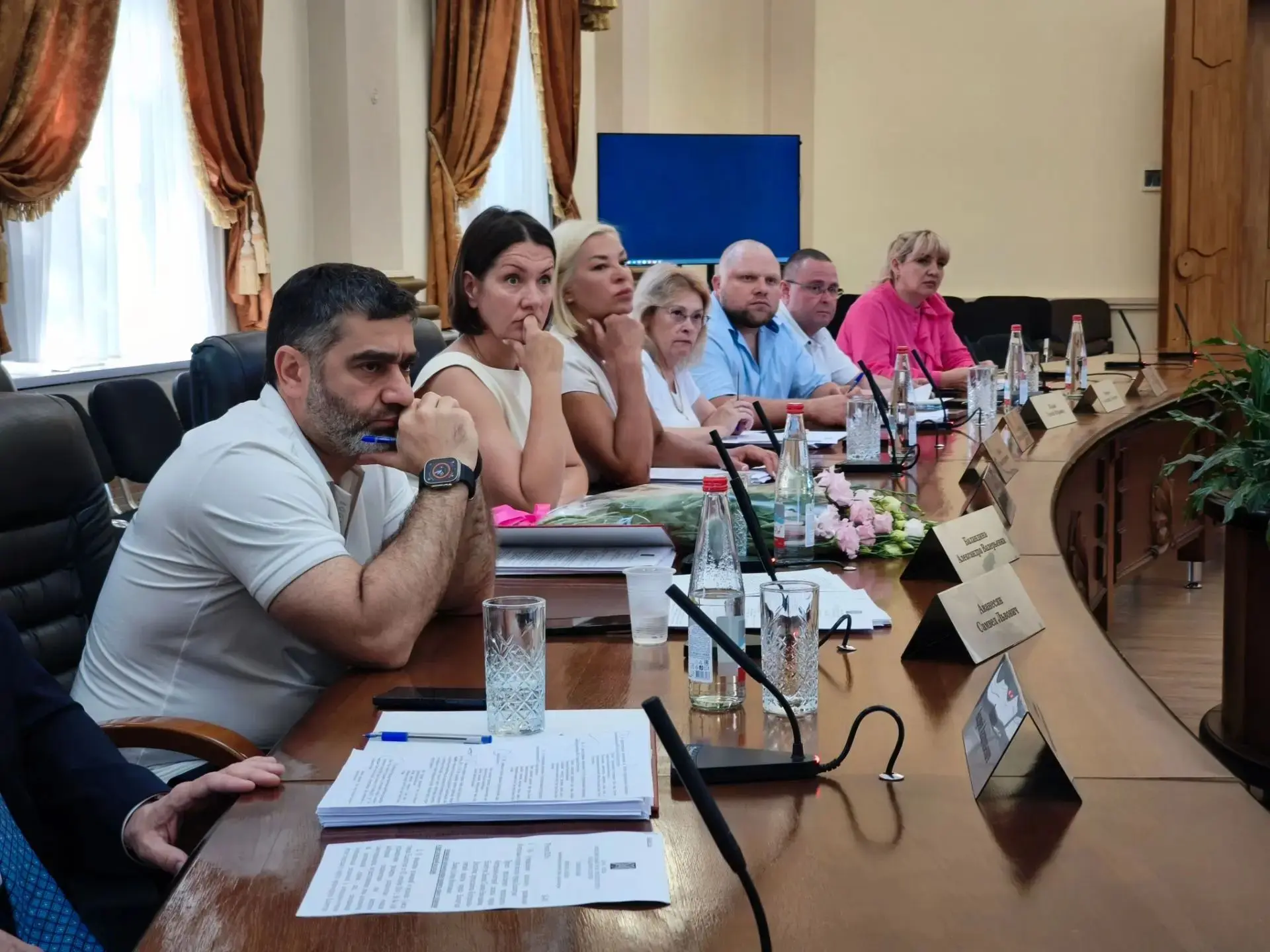 Вчера был на внеочередном заседании Думы Ессентуков.

Вместе с депутатами приняли несколько важных р