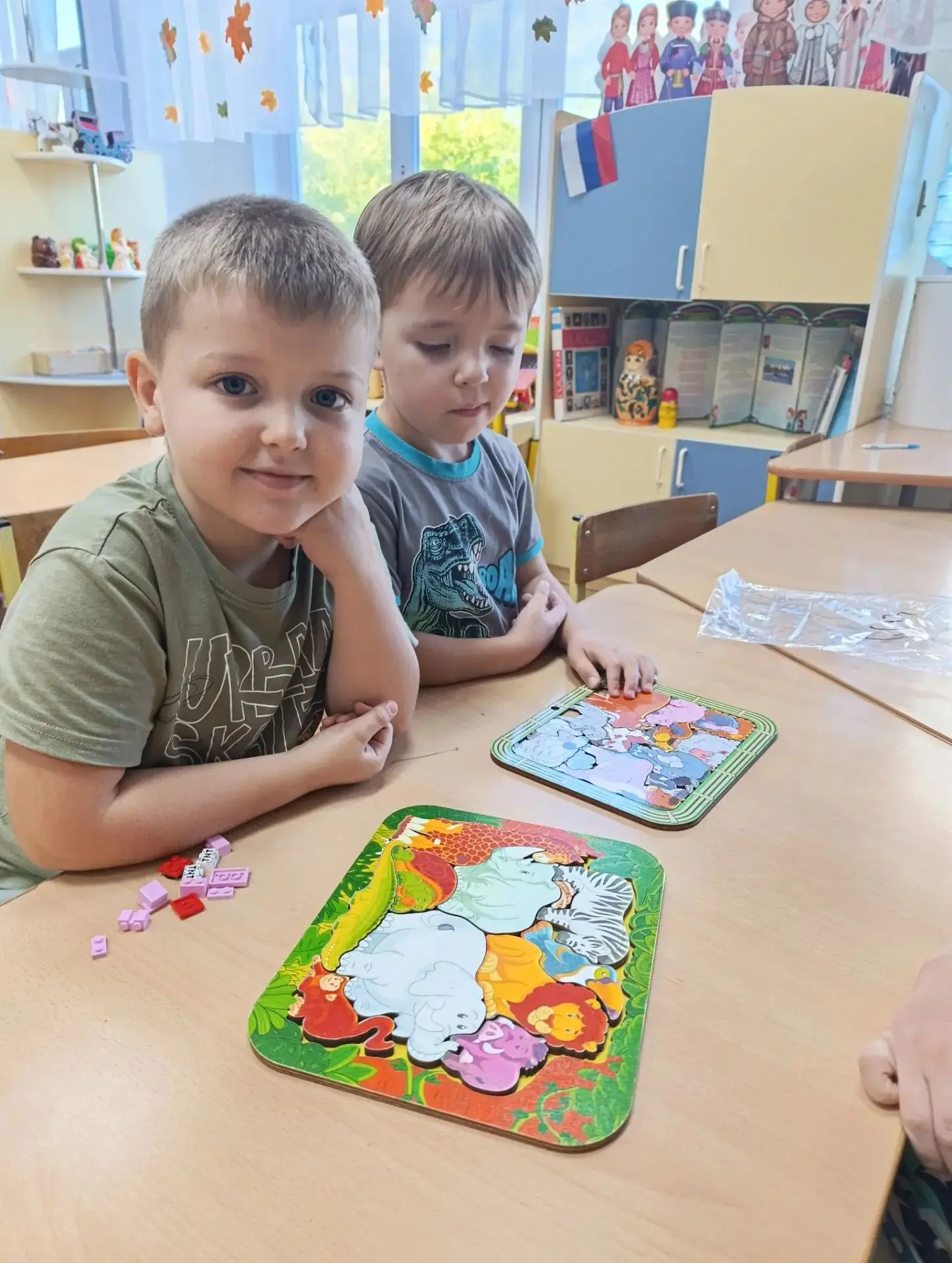 Турнир головоломок, наблюдение за насекомыми, разучивание новых игр народов нашей стран...