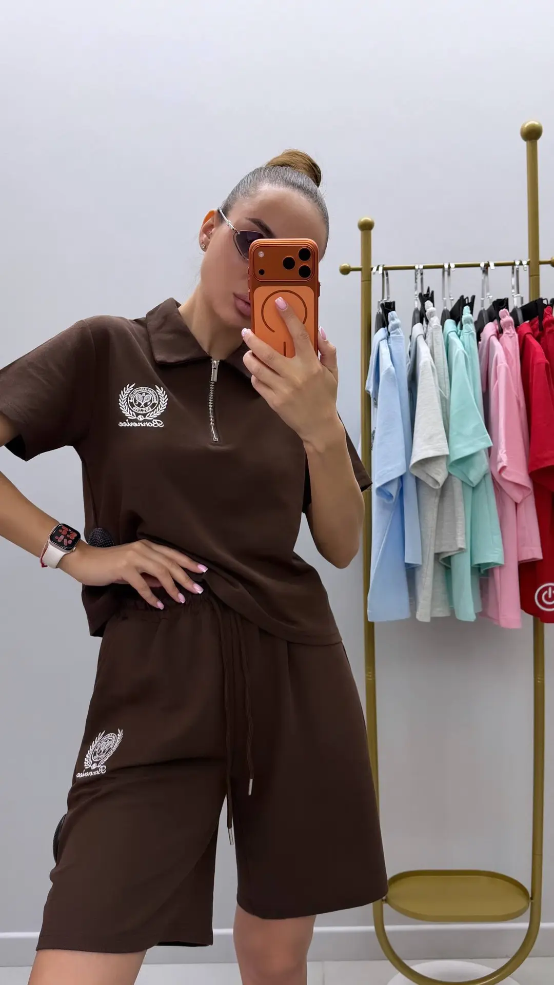 [костюм]
.-1699₽ | s.m.l

colors: 6

[очки]
.-499₽
