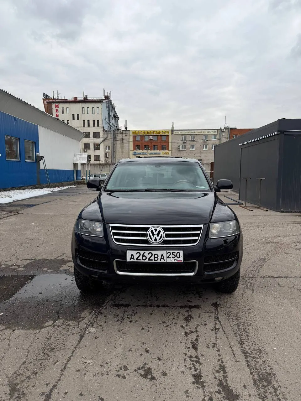 Volkswagen Touareg
3.2 (241л.c) АКПП 4WD 2006 год

Пробег; 223 тыс
5 владелец, по факту 4 был переве