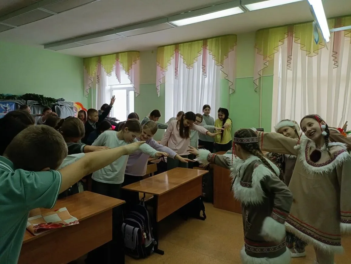 ✨ Путешествие, не выходя из класса: ученики 4 – х классов  отправились в Якутию! Сегодня в школе слу