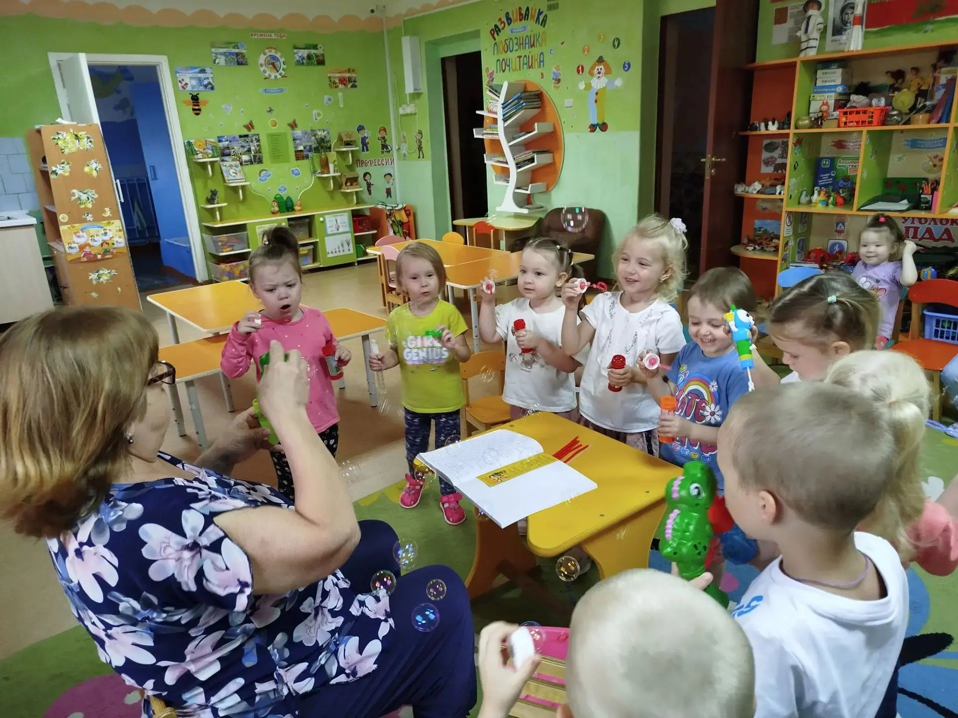 День мыльных пузырей в средней группе - один из самых весёлых дней 🥰☺