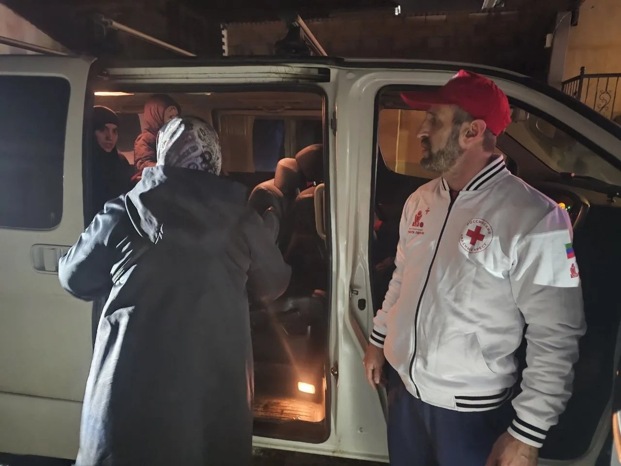 🫂Помогаем пострадавшим от наводнения в Дагестане  Вчера и сегодня сотрудники и волонтеры Дагестанско
