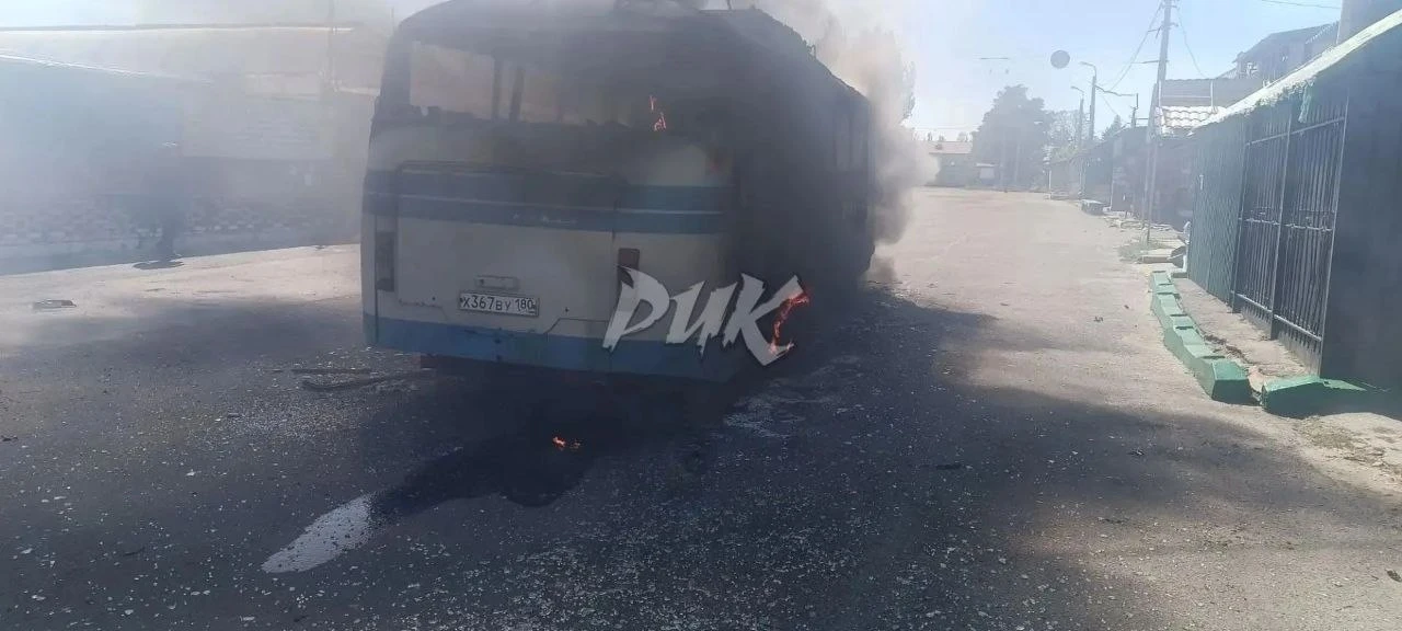 ВСУ ударили по пассажирскому автобусу в Горловке (ДНР). Жертвой атаки стала мирная жите...