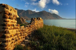 #курортнедели

📍Фуджейра (ОАЭ)

Единственный эмират в ОАЭ, который находится на побережье Индийског