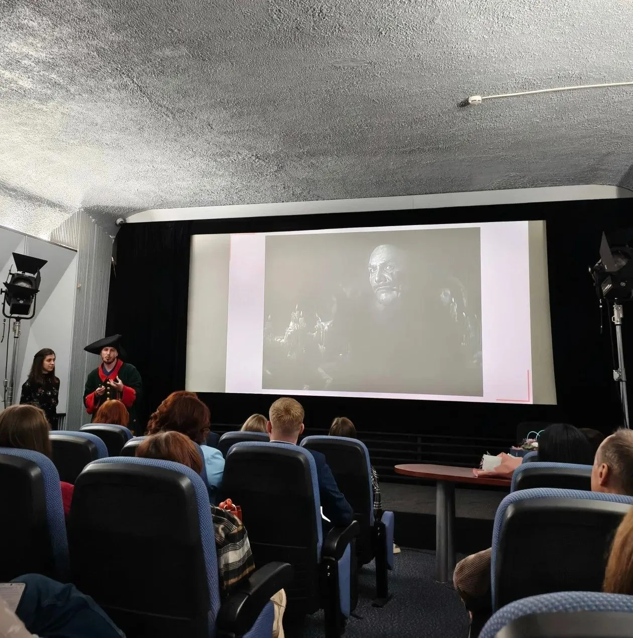 🎬 За кулисами кино: как сотрудники Центра «Ладога» побывали на «Ленфильме» 🎬
