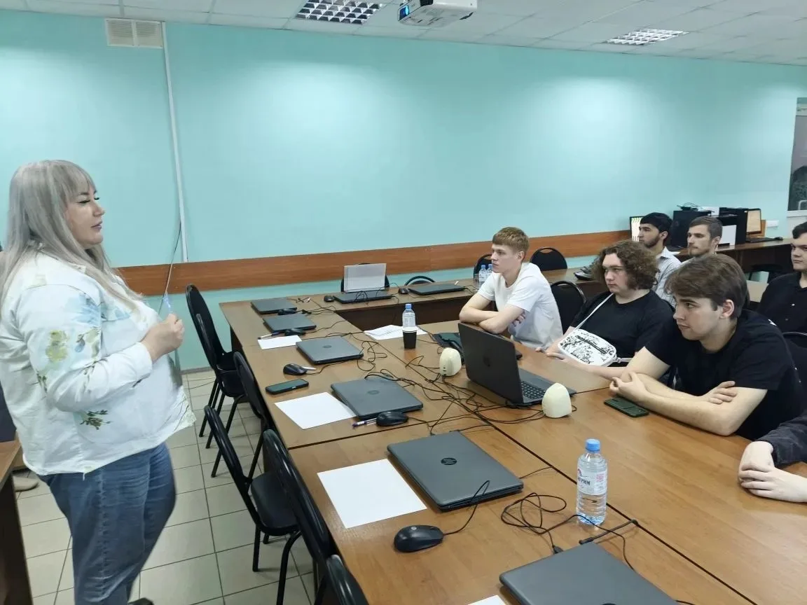 🇷🇺 Патриотизм, долг и беспилотная авиация: открытый разговор со студентами Института экономики и у