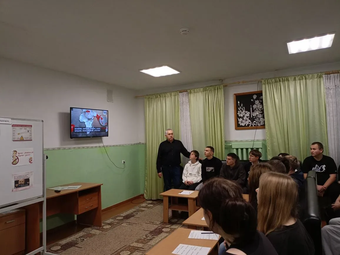 🚫🚬 2 марта воспитателями общежития была проведена информационно-дискуссионная беседа ...