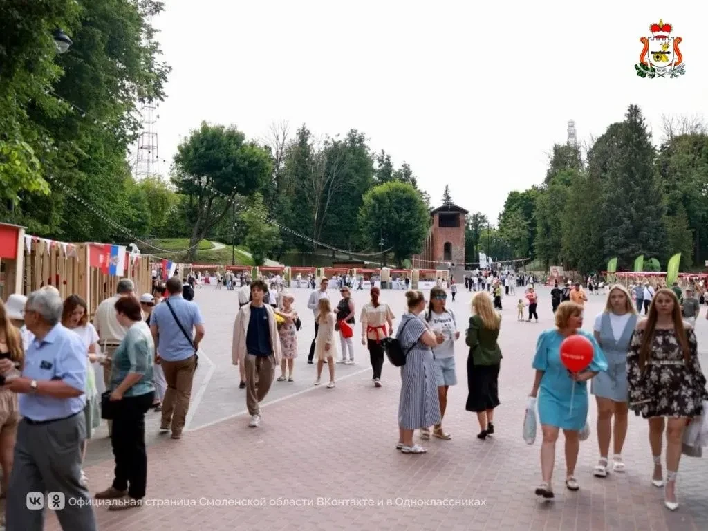Алтайские бальзамы и чаи вызвали интерес на фестивале «Вкусы России» в Смоленске
 
В Смоленске 12-13