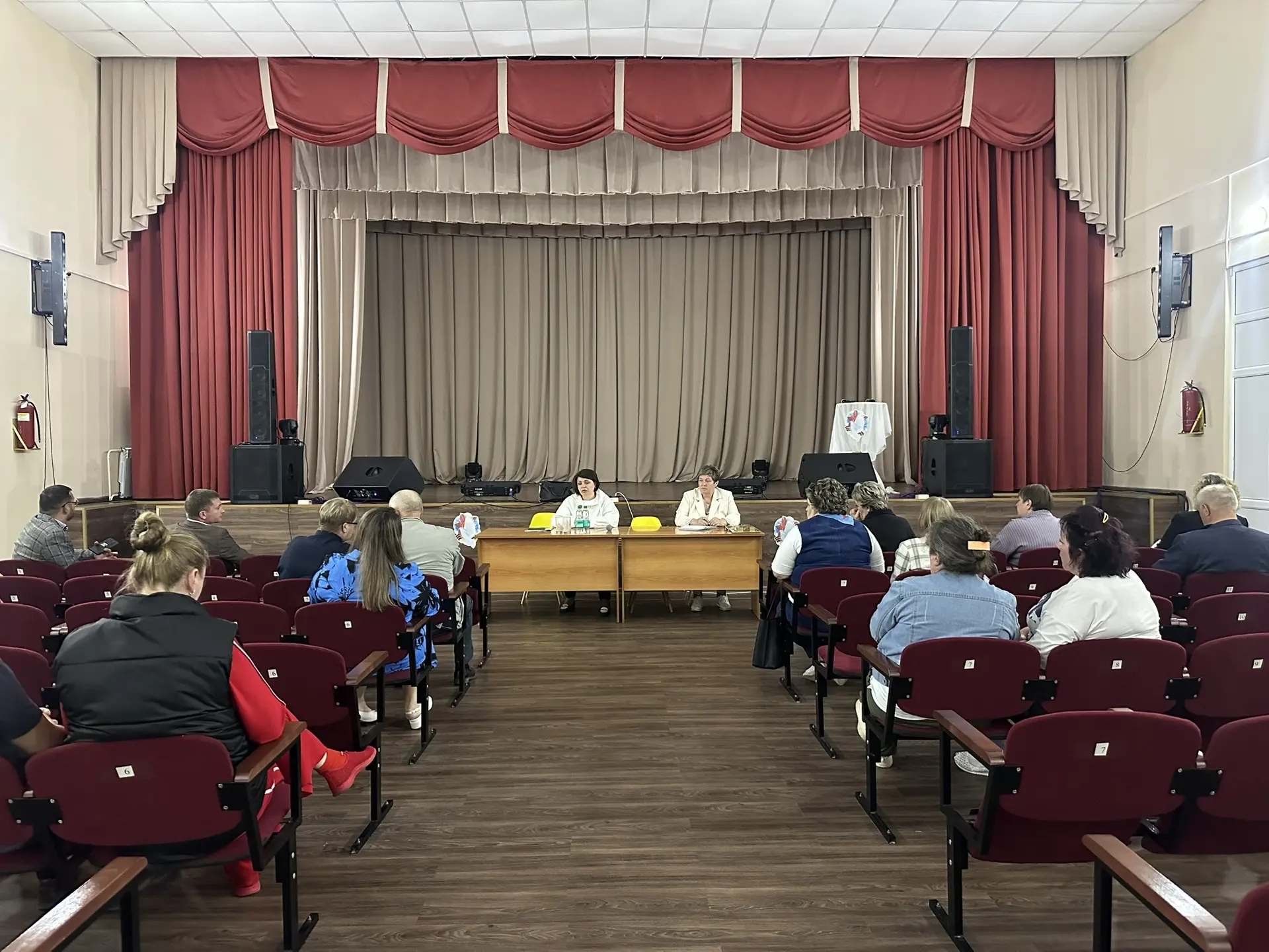 Встреча с жителями села Буюклы

📢 Вместе с председателем Собрания Ольгой Минутиной провела встречу 