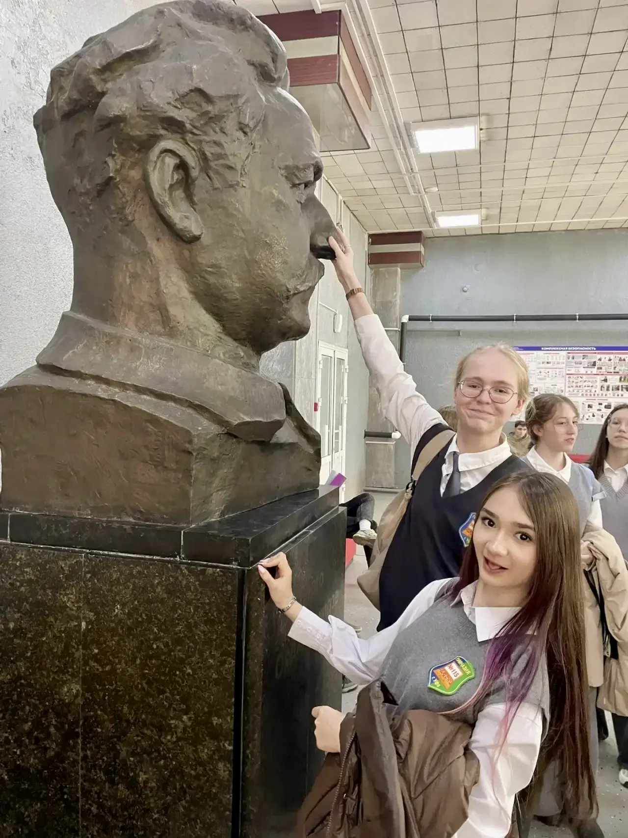 🚀 Восьмой Д — в науку! Насыщенный день в УУНиТ  Ученики 8 Д класса вместе со своим классным руководи