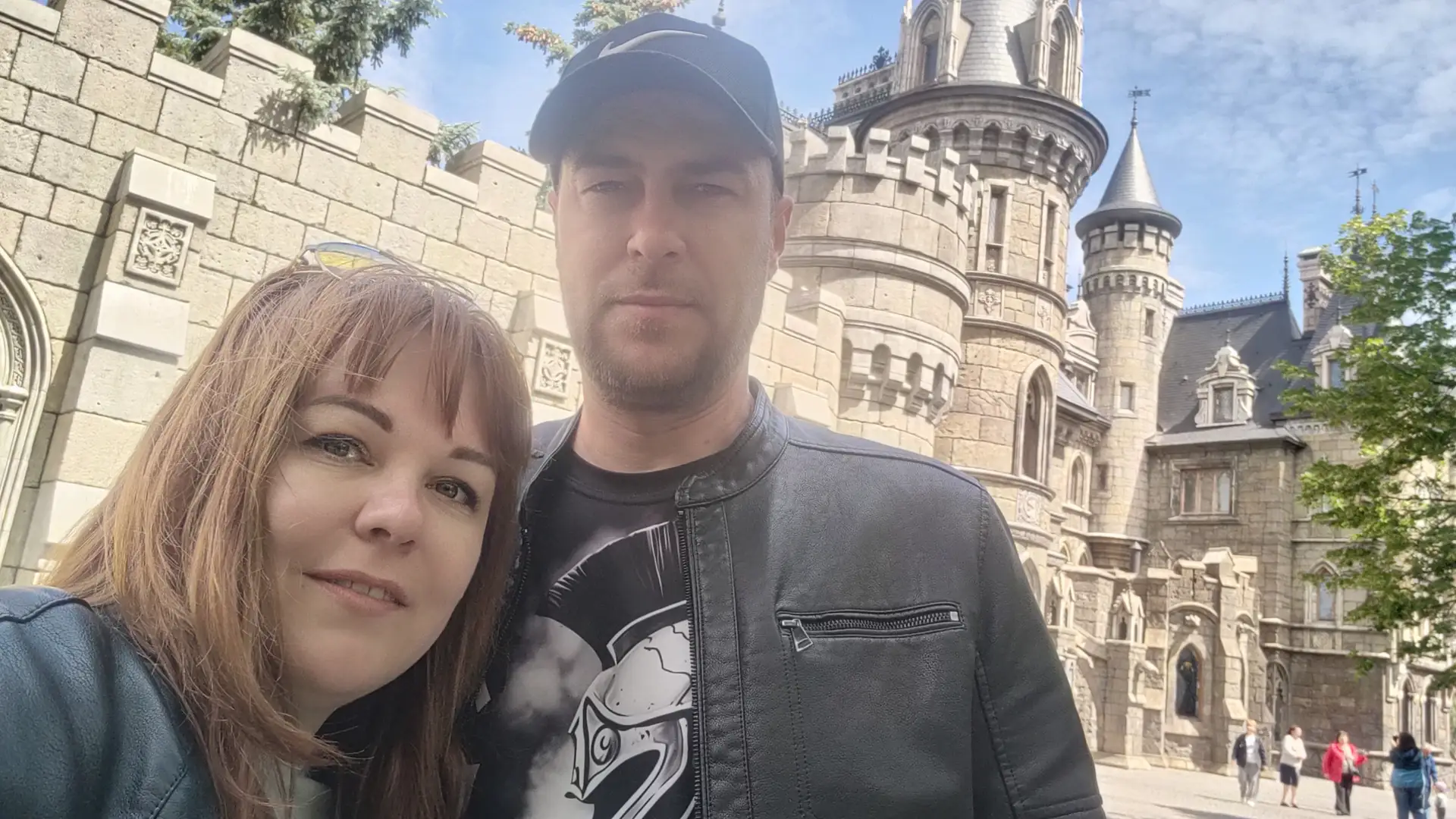 Однозначно рекомендуем посетить замок Гарибальди, который находится в Самарской области...