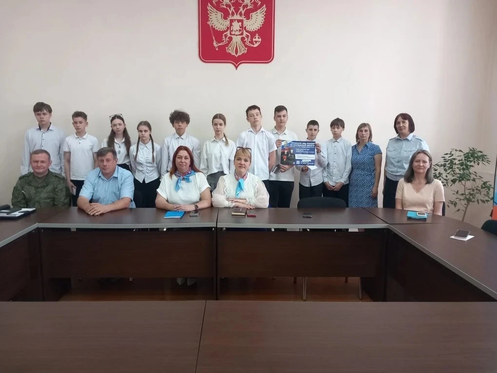 Полицейские в районах Костромской области приняли участие в молодежной ярмарке вакансий.  Мероприяти