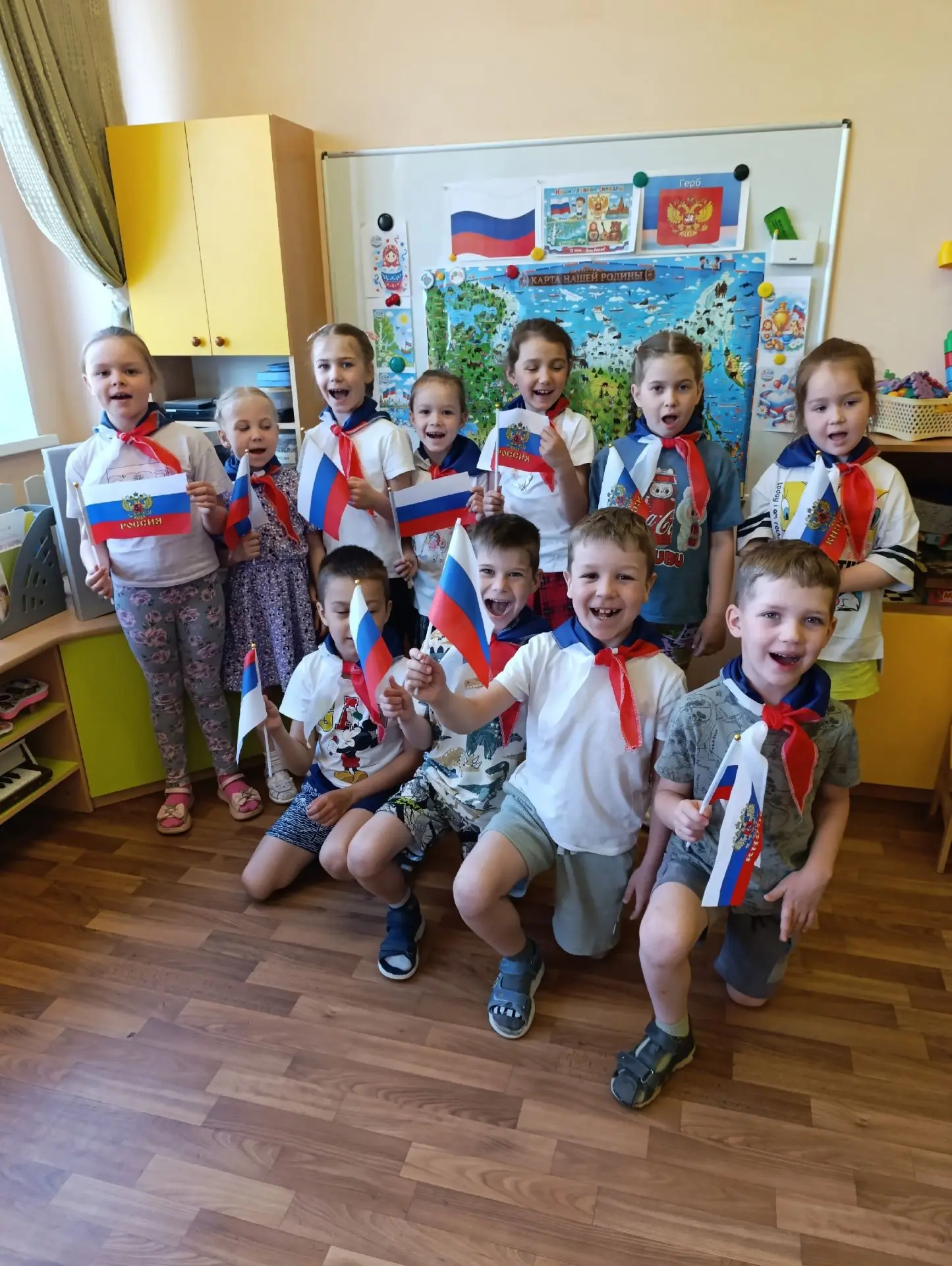 🇷🇺 Любовь к Родине начинается с познания: занятие ко Дню России в проекте «Старт перв...