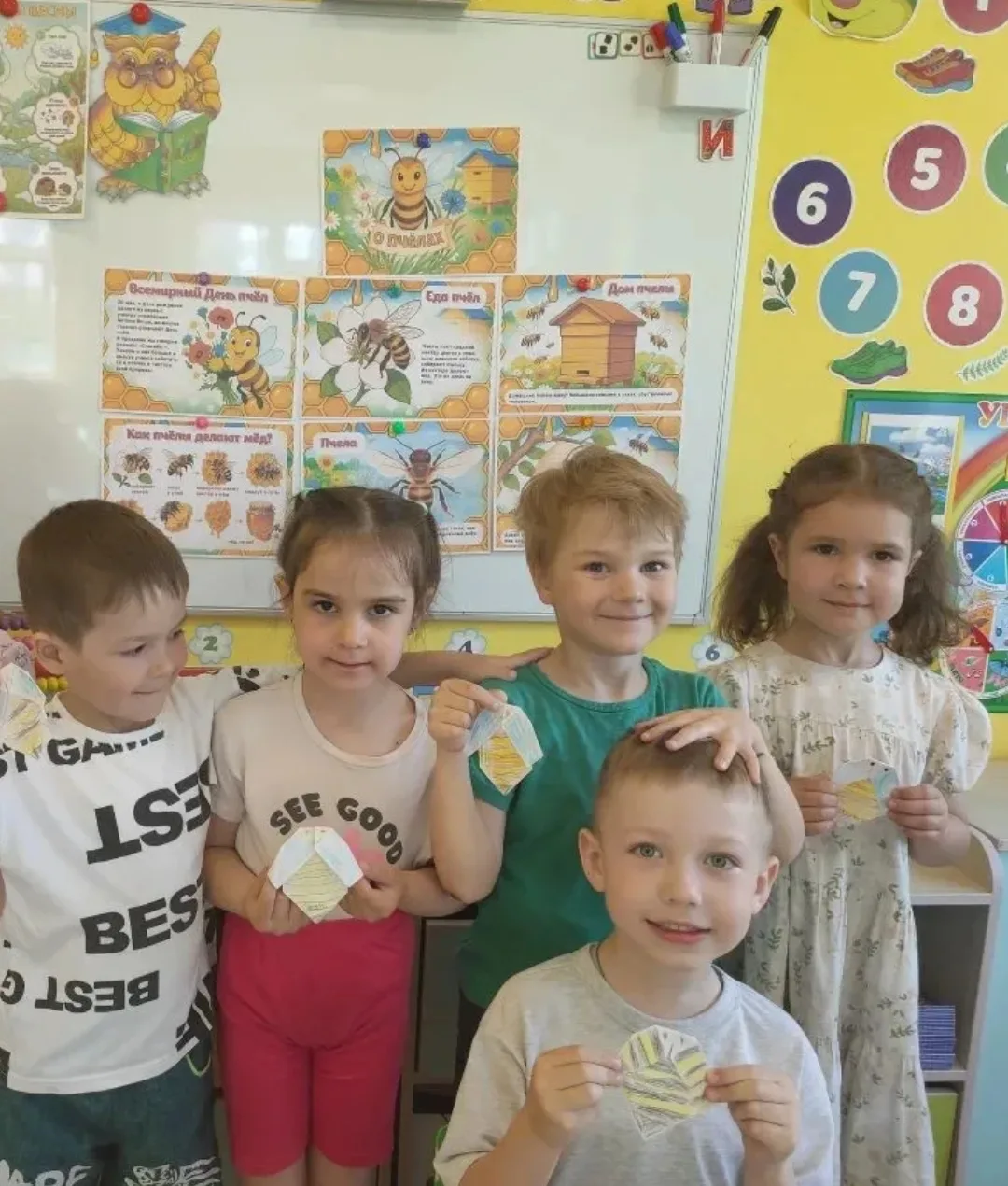 Сегодня в старшей группе «Затейники»  прошёл самый сладкий и познавательный день — День мёда! 🍯  Что