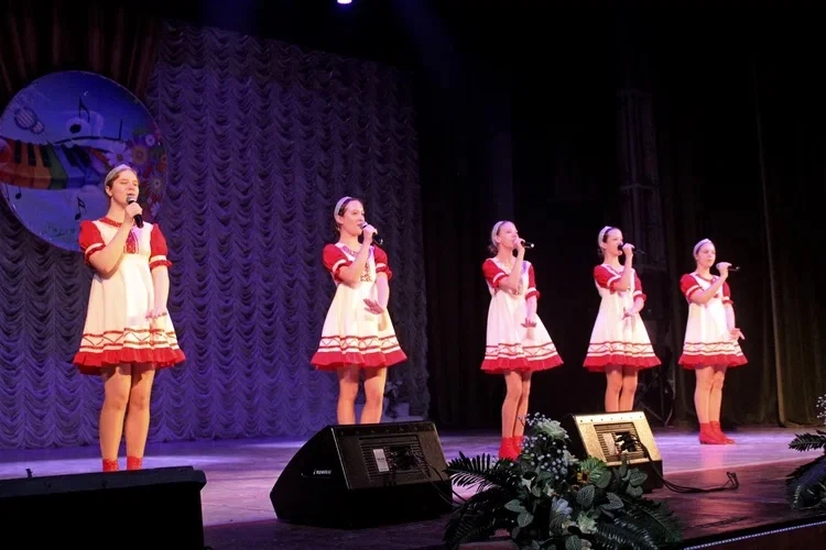 🎤 🎉 Наша школа открыла фестиваль «Юные таланты»! Сегодня в нашем городе стартовал долгожданный город