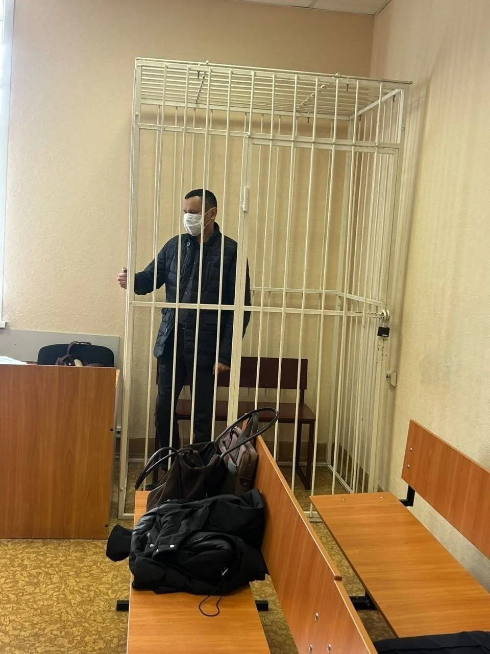 Сегодня Кировский районный суд отправил под арест двух инспекторов ГИБДД — Абилева Р.С....