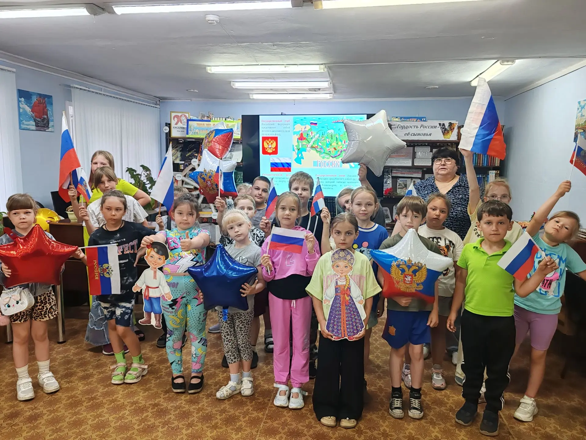 В рамках Года единства народов России читальные залы муниципальных библиотек наполнилис...