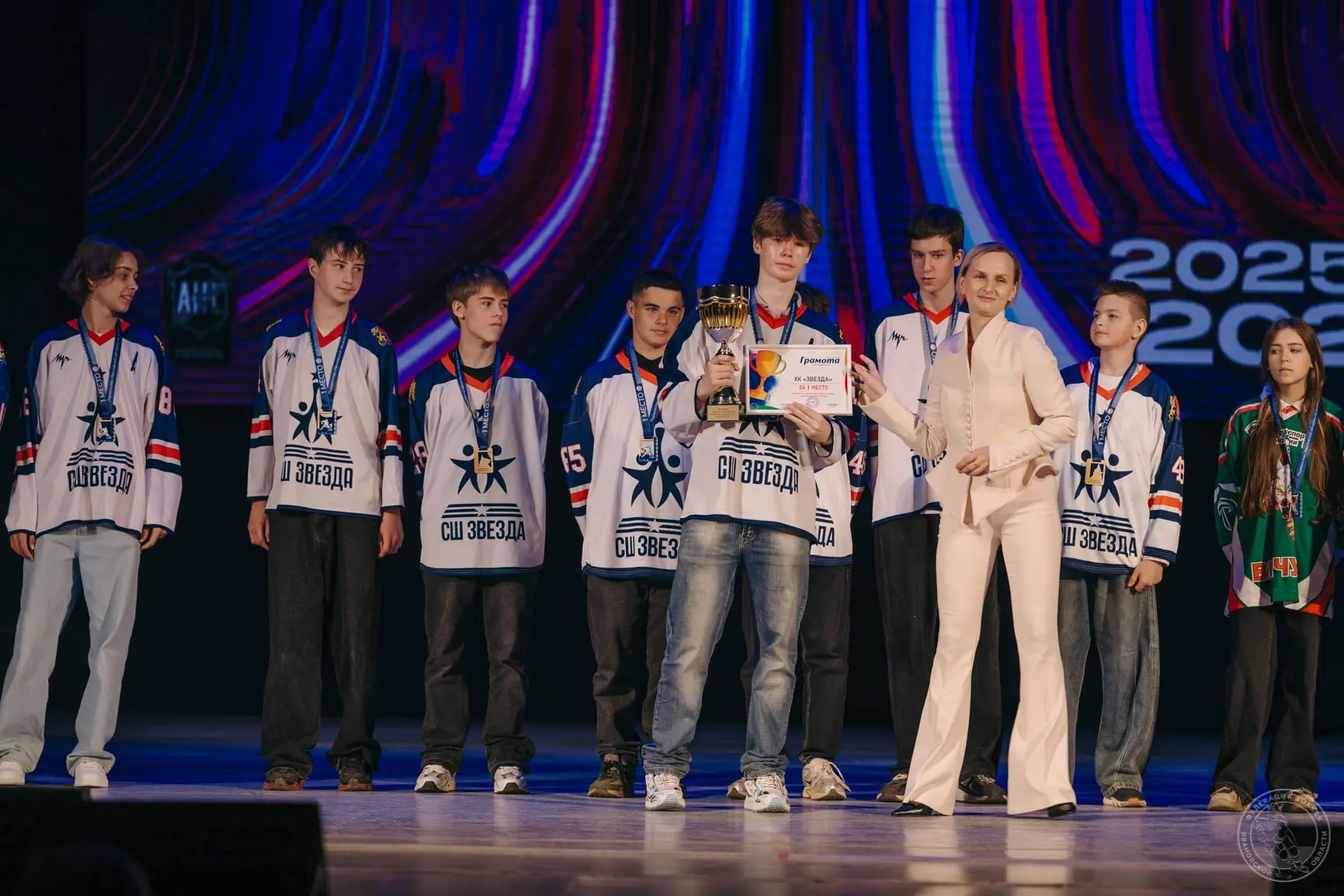 ⭐ЗВЕЗДЫ ХОККЕЯ🏒 🎉Хоккейные команды💫 спортшколы «Звезда» чествовали в рамках торжеств...