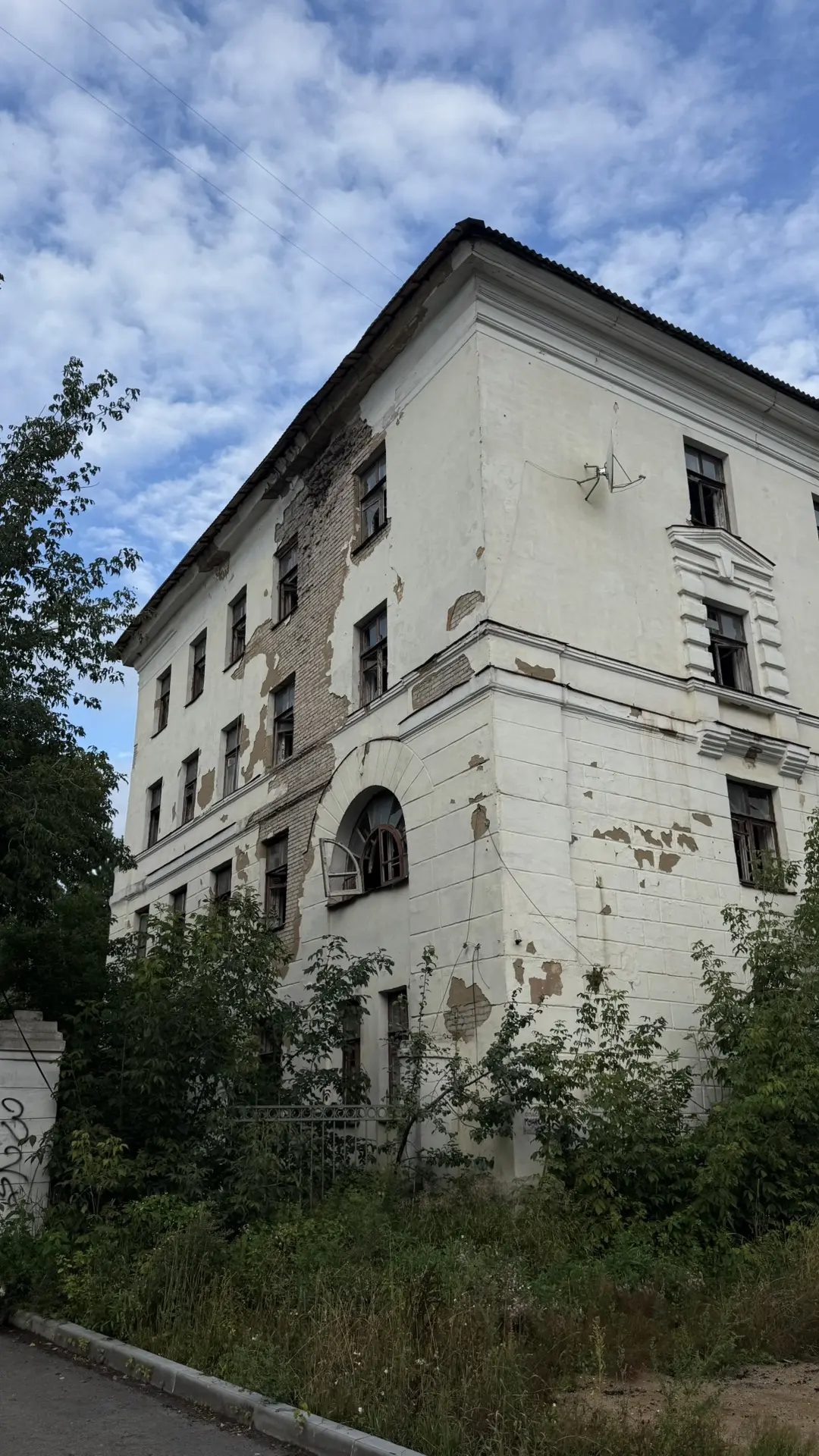 Приехали мы с подружками в Кострому погулять, ну и конечно же, я догулялась до какого-т...