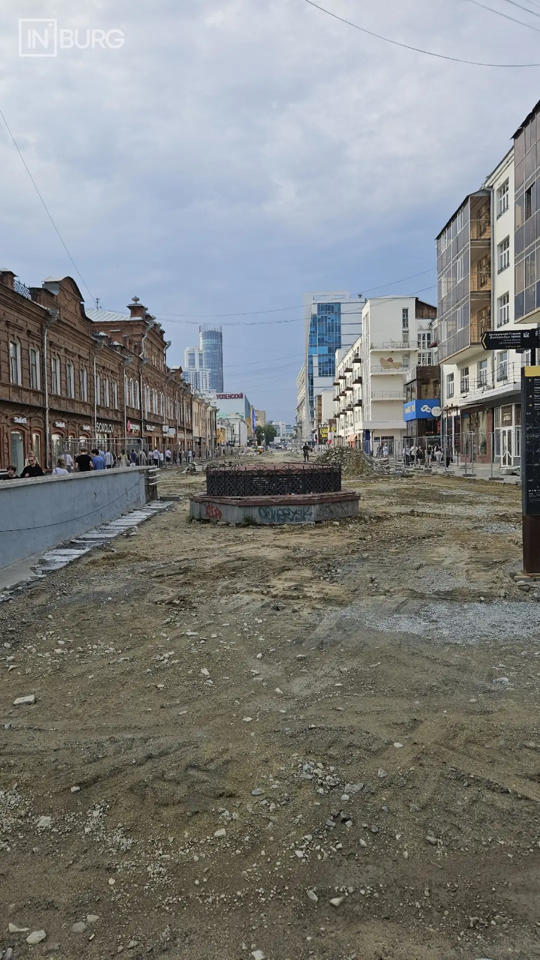 С улицы Вайнера к сентябрю уберут строительные заборы