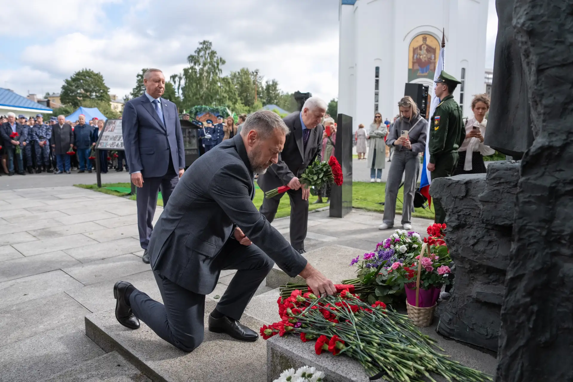🕯3 сентября для всей страны навсегда связано с Бесланом. 22 года назад там погибло бол...