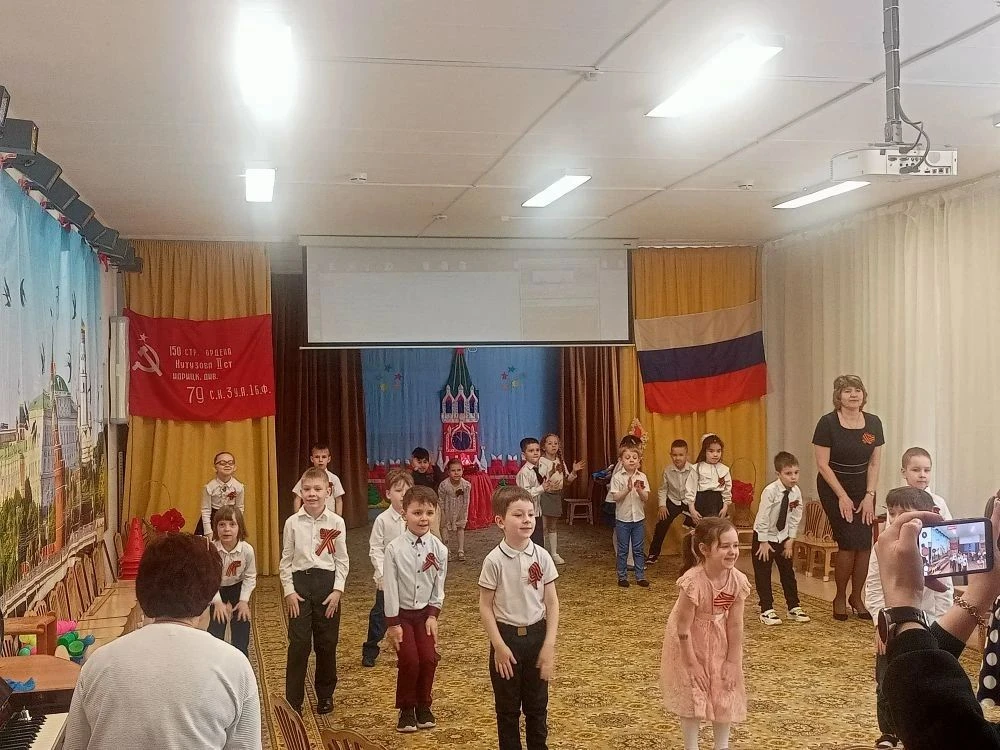 🌤 Приветствуем вас, друзья! 🌤   🥳 Новости от наших дошколят! 🥳  ✨ В преддверии Дня Победы в старшей 