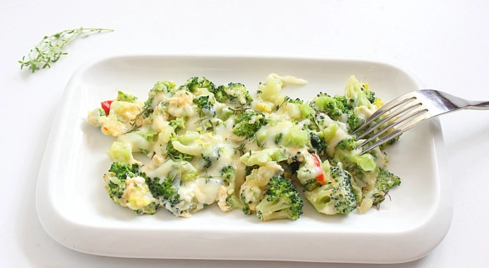 🥦 Брокколи на сковороде с яйцом и сыром — быстро, полезно, вкусно! ✨