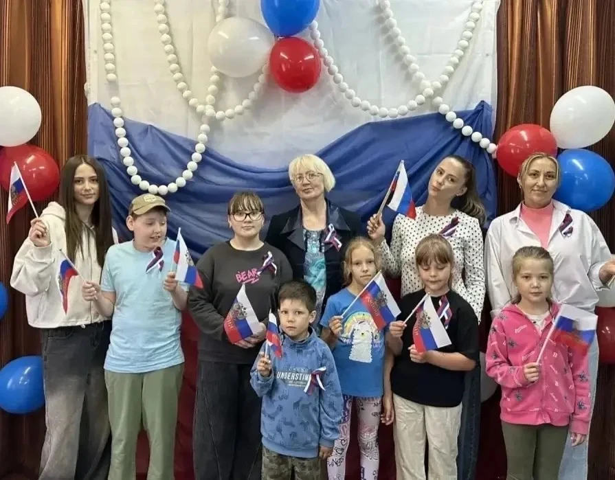 12 июня в Доме культуры «Романтик» состоялось тематическое мероприятие «У нас родина од...