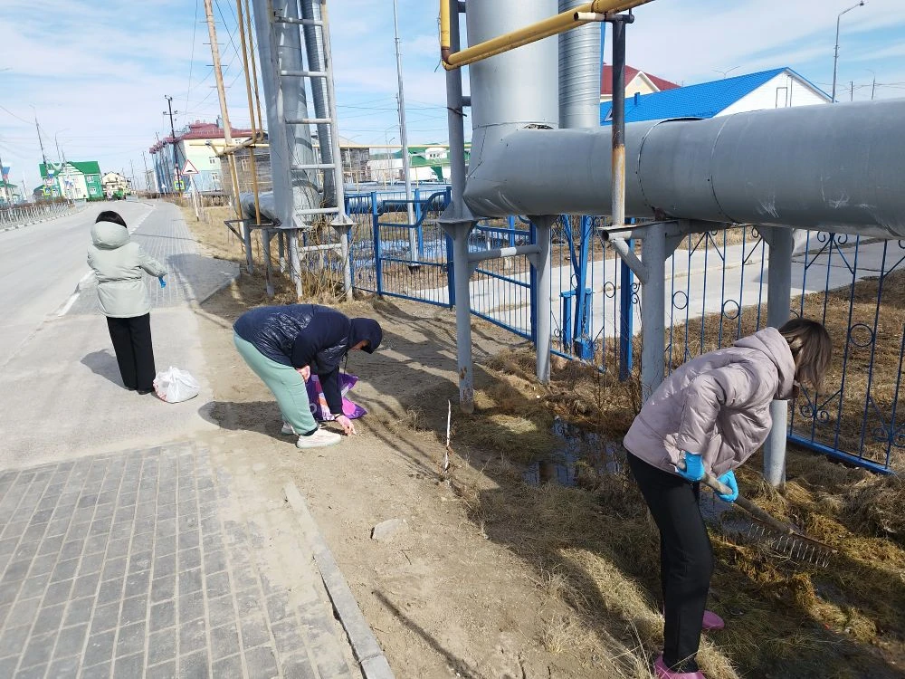 ♻️ Наш дружный коллектив активно принял участие в еженедельном субботнике!