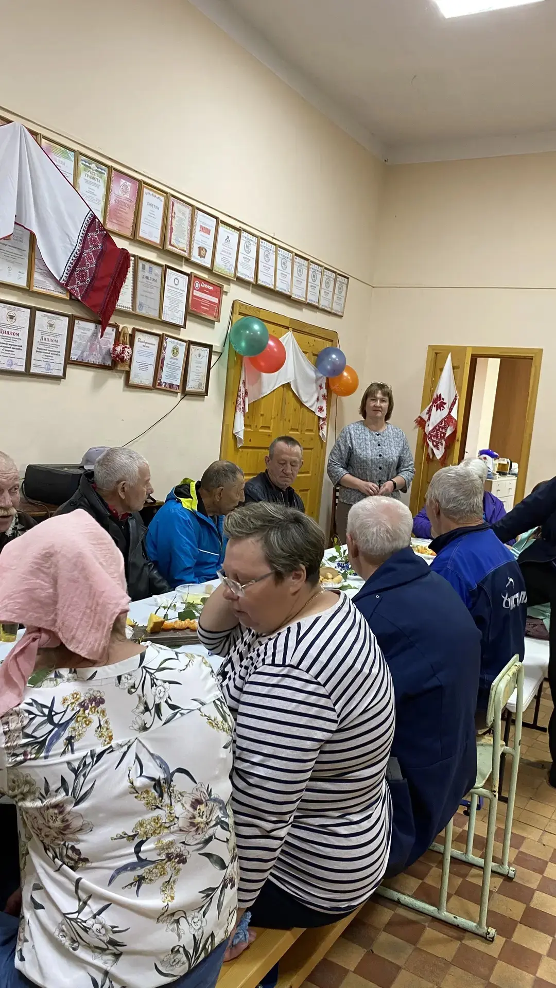 🎉 Мордовский праздник в Енгалышево!🎉

Вчера у сельского клуба было по-настоящему шумно, вкусно и о