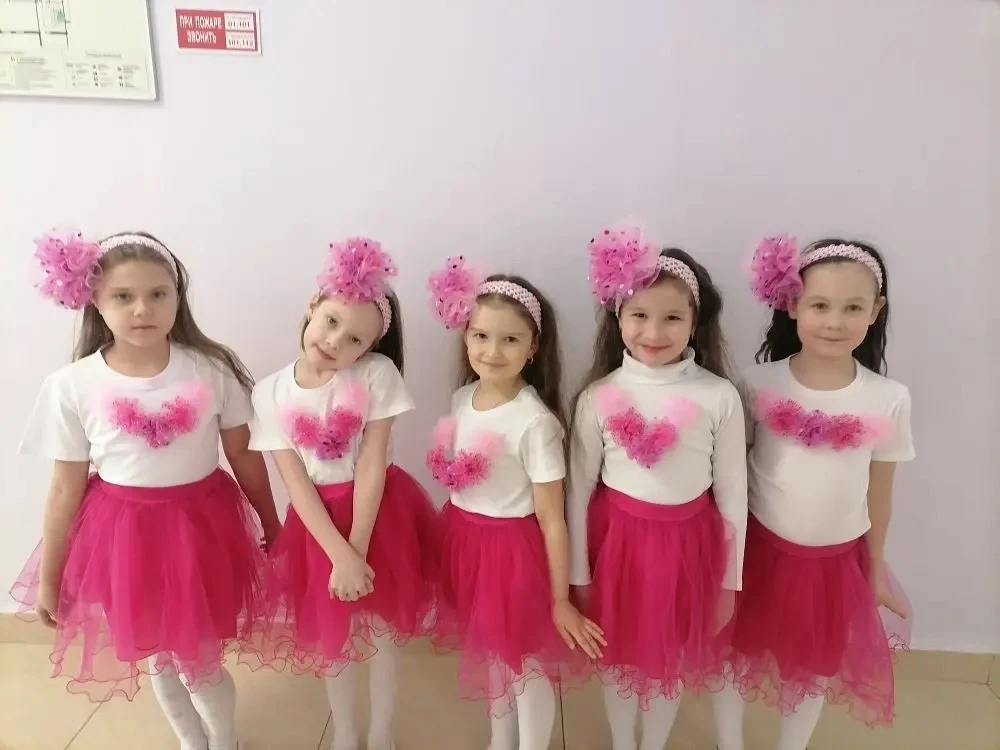 💐Концерт к 8 Марта — это было ярко!   🌸Вчера  наша школа на время превратилась в настоящую концертну