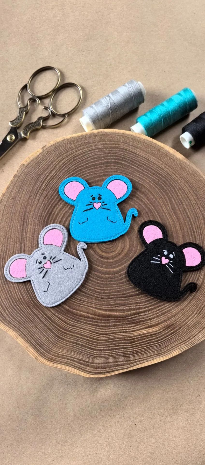 Мышки 🐭 бывают разные... Чёрные, серые... синие...