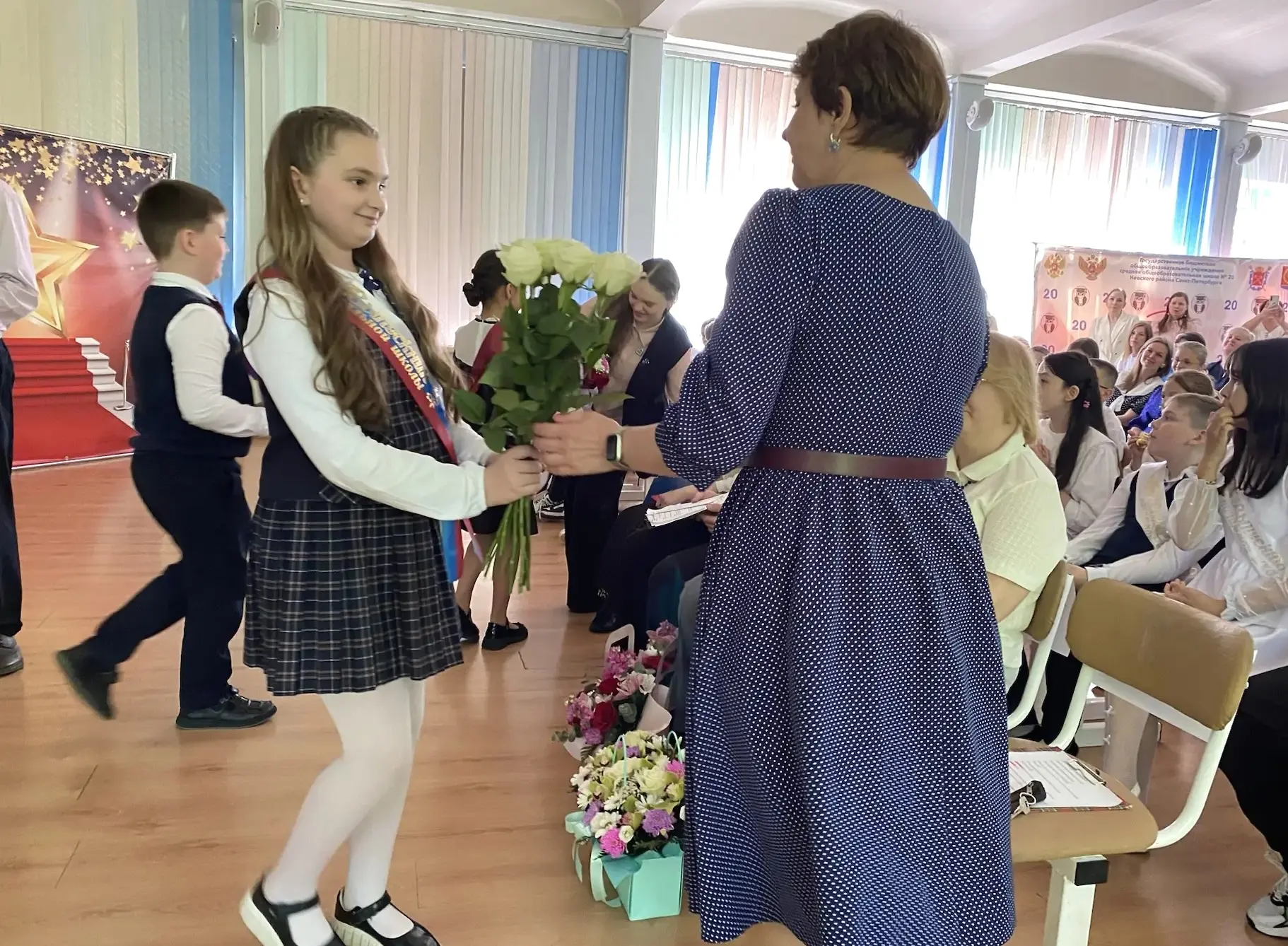 Позади 4 класса — впереди большая жизнь! 🎓  На этой неделе у наших четвероклассников прошёл трогател