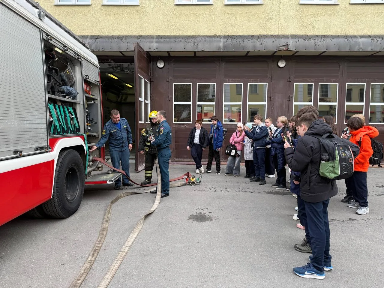 🚨Знакомство с героической профессией  Сегодня, в рамках недели профориентации, ученики 6 «Б» класса 