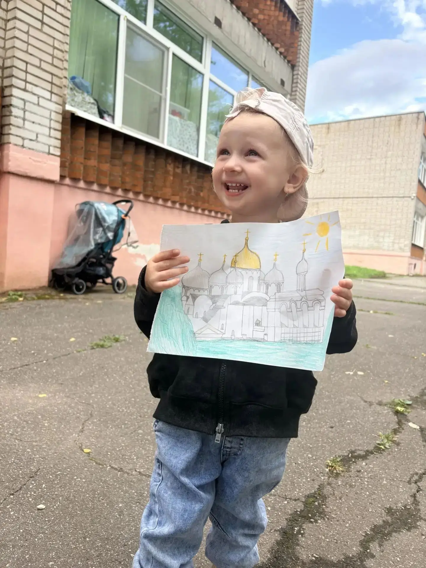 ✨️ Выставка рисунков "Земля Новгородская" проходит в нашем детском саду на этой неделе.