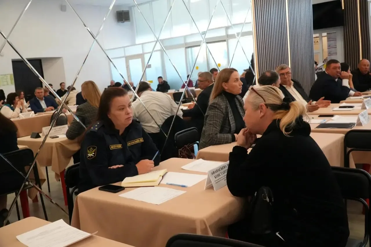 В Крымском районе идёт расширенный приём по вопросам ЖКХ, жилья и благоустройства