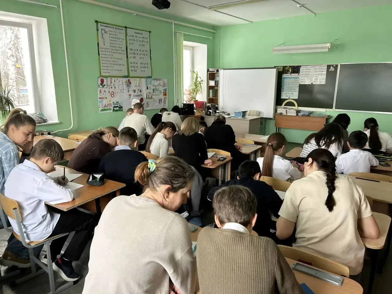 В школе села Русский Юрмаш прошла традиционная акция «ВПР с родителями». Четвероклассни...