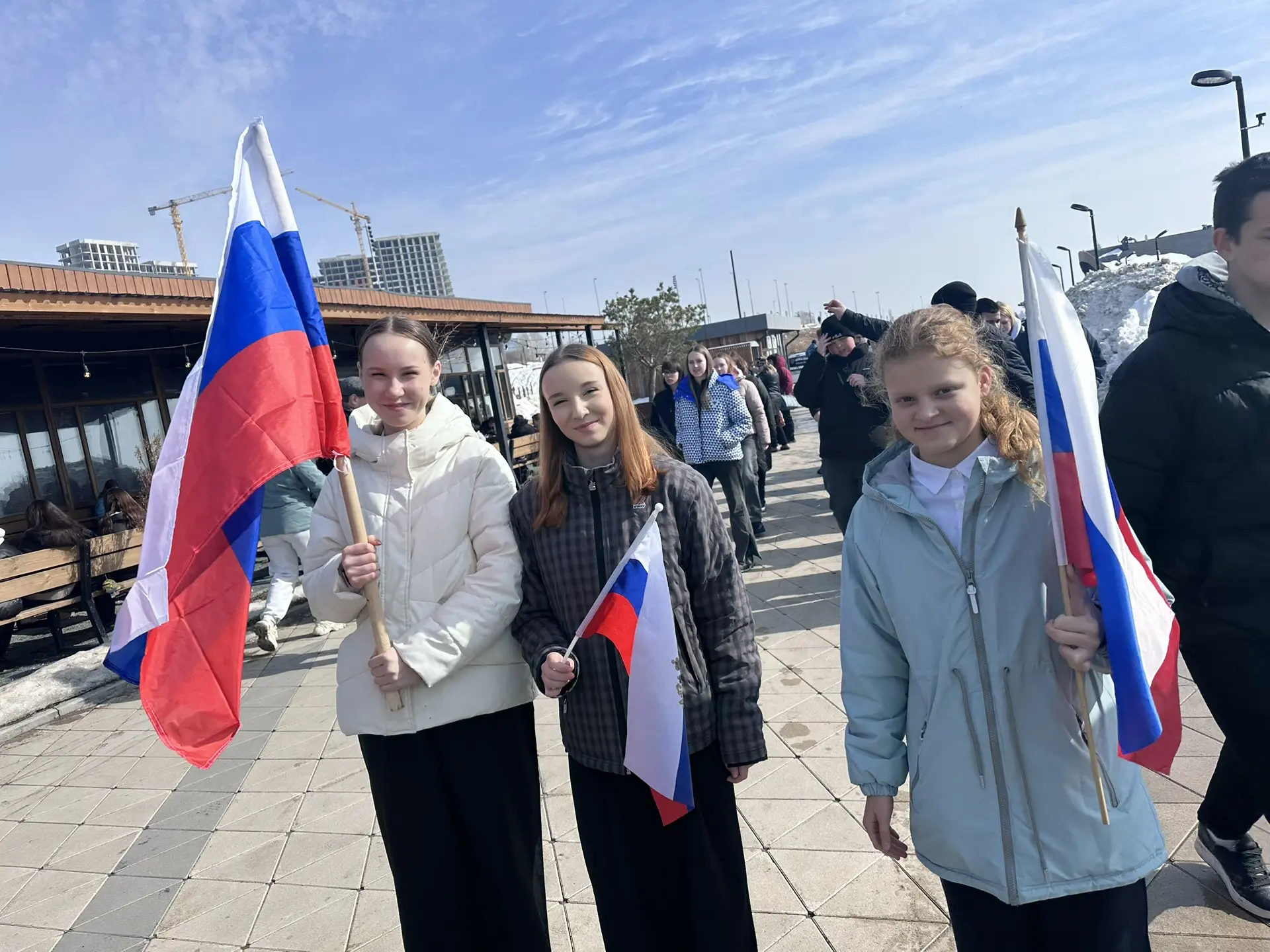 Волонтеры и активисты МБУ «Школа 40» участвовали в акции,которая проходила на Набережной 6 квартала 