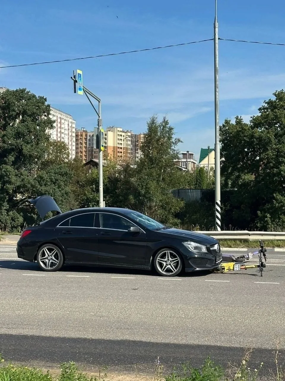 ❗️ ДТП на эстакаде Дрожжино-Боброво — сбили самокатчиков.