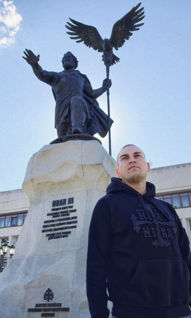 В Калуге напротив администрации заменили памятник иноагенту и русофобу Ленину на памятн...