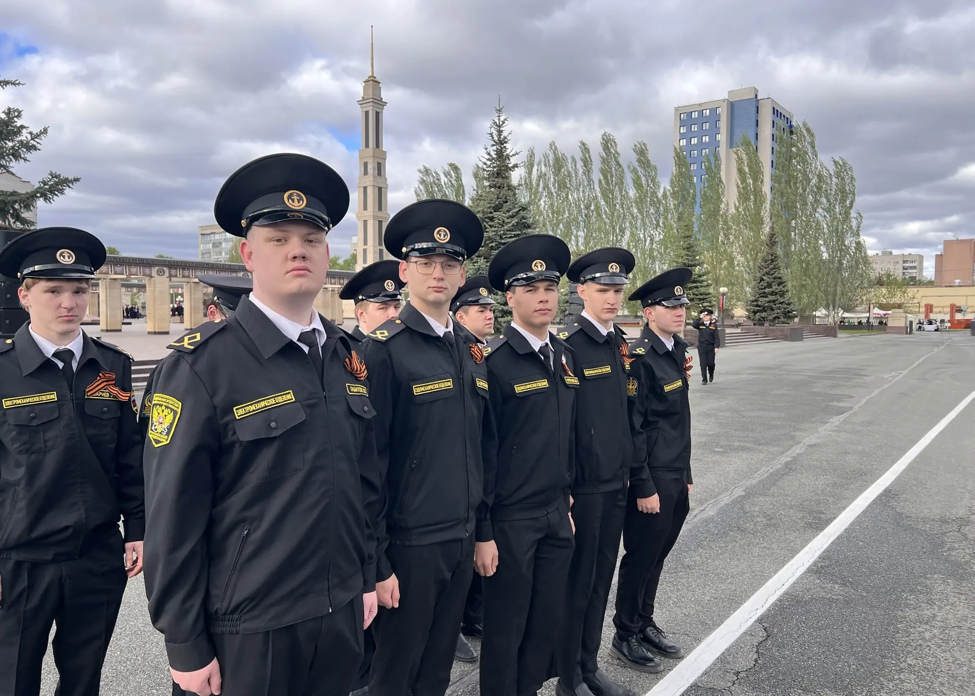 ⚓️ Курсанты ИМРФ совместно с раисом Республики Татарстан Рустамом Миннихановым и властями города при