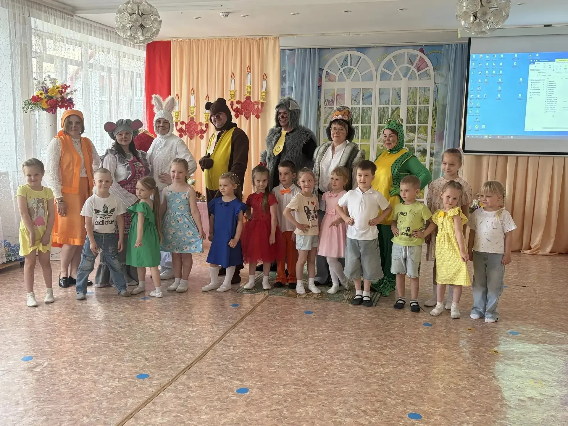 В группе "Затейники" событие! Нам очень хочется поблагодарить родителей - артистов, которые доставил