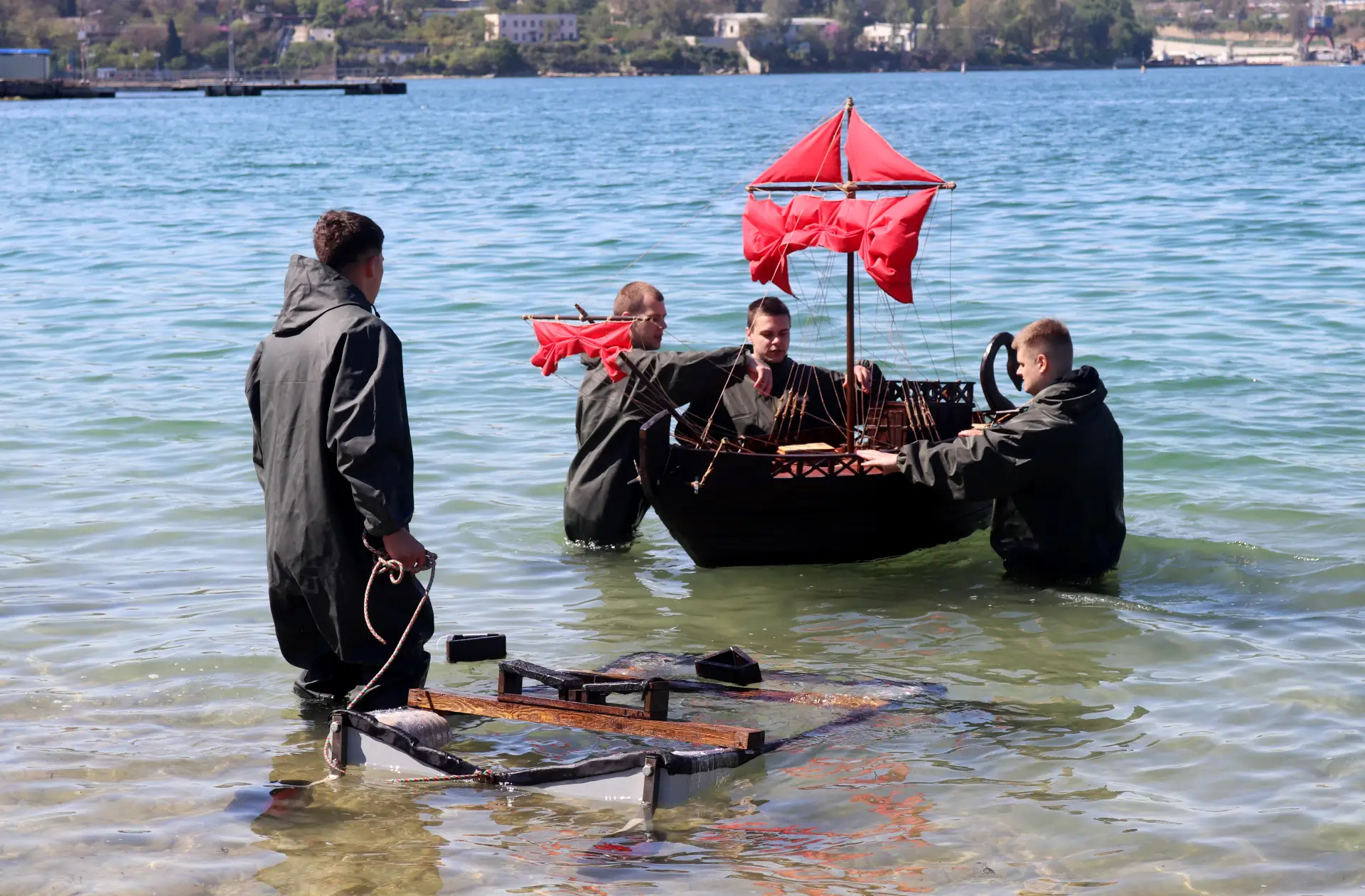В СевГУ спустили на воду копию древнеримского судна ⚓️