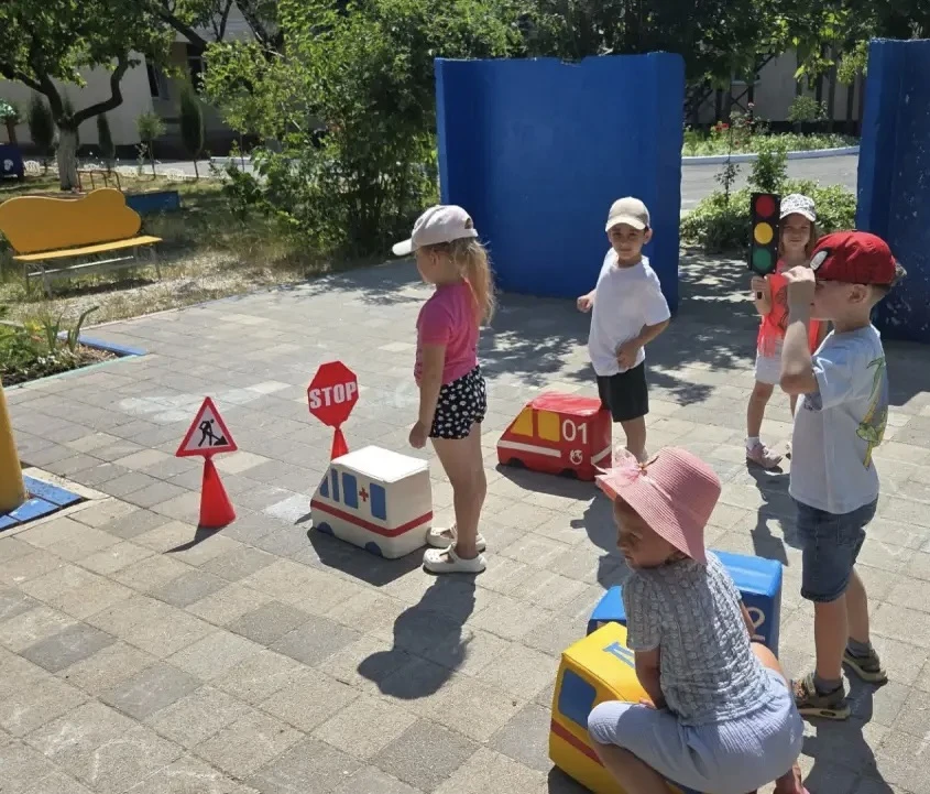 🚦 Учим ПДД играючи! 🚦

Знаете ли вы, что привычки безопасного поведения на дороге лучше всего закл