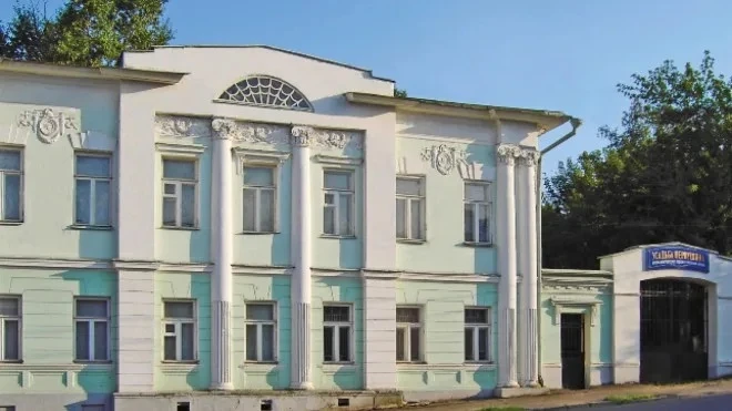 Второй локацией, которую стоит посетить в Александрове, является дом купца Первушина. 
Здесь можно н