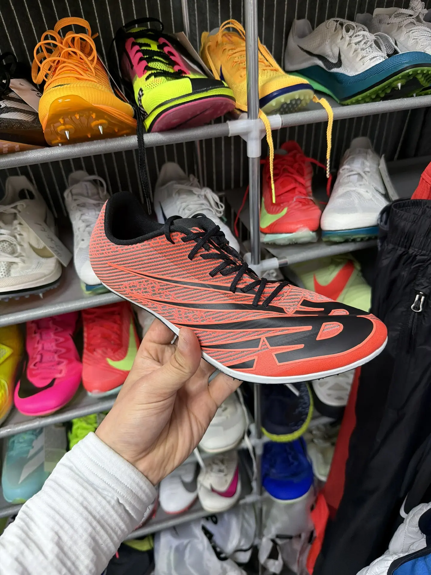 Шиповки в наличии в магазине Кисловодска 
Революции 50 

Шиповки до спринта 
Nike Maxfly 2 
Adidas s